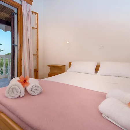 Apartment Dimaras *