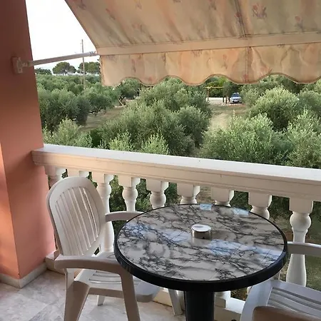 Apartment Dimaras *