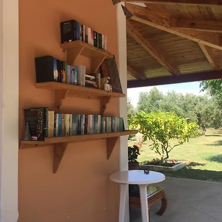 Apartment Dimaras *