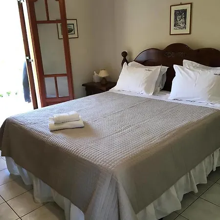 Apartment Dimaras *